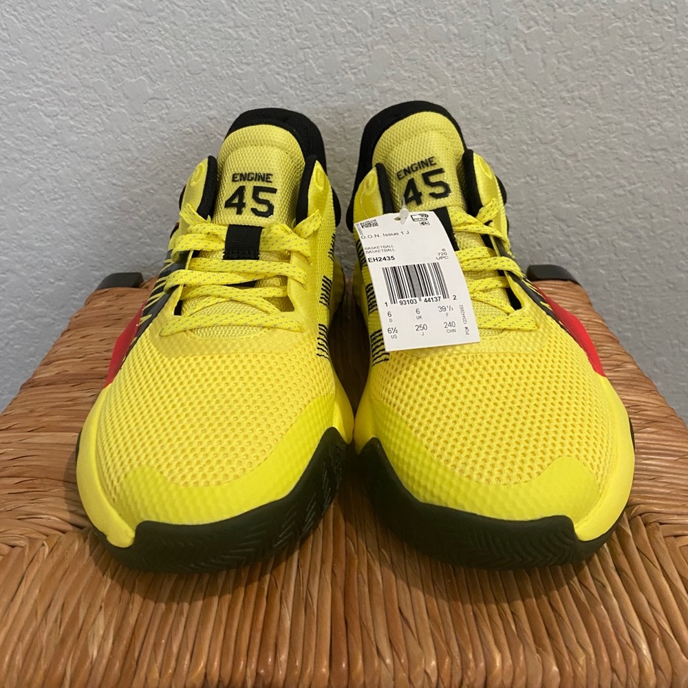 Adidas DON basketball shoes